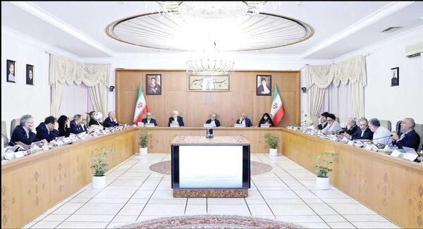 تصویب لایحه دو فوریتی واگذاری اختیار تعیین ساعت رسمی کشور به دولت

