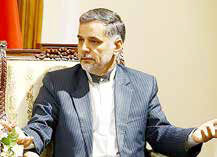 مسئولانی که خانواده آنها خارج از کشور هستند باید عزل شوند