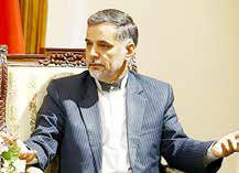 مسئولانی که خانواده آنها خارج از کشور هستند باید عزل شوند