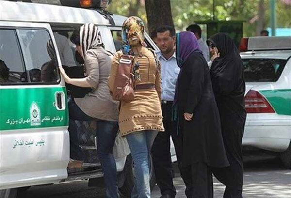 
طرح‌های جدید حجاب‌و‌عفاف شمشیرها را آخته‌اند
