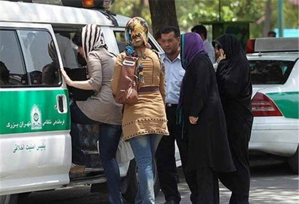 
طرح‌های جدید حجاب‌و‌عفاف شمشیرها را آخته‌اند
