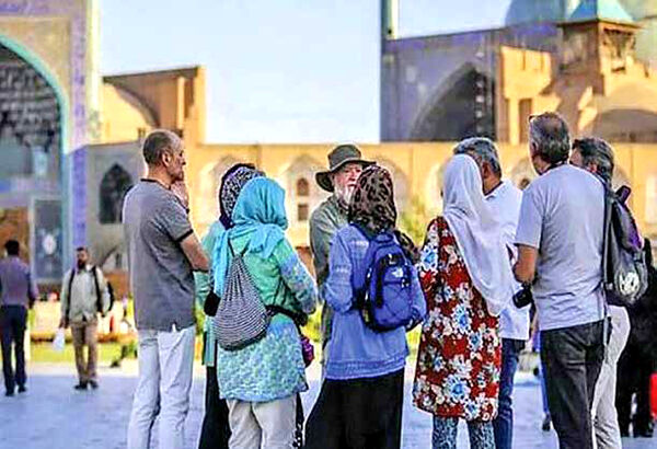 
دیدار ایرانیان مهاجر با خانواده‌ها در کشور ثالث!