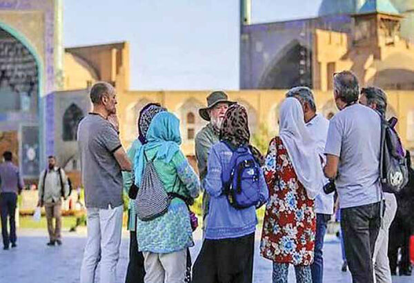 
دیدار ایرانیان مهاجر با خانواده‌ها در کشور ثالث!