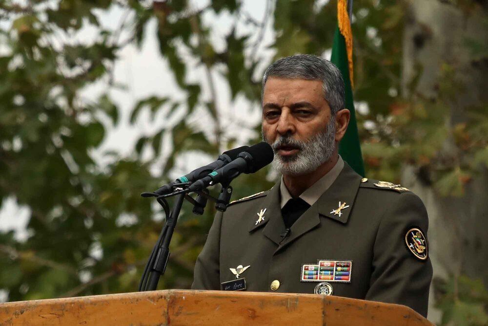 منتظر باشید