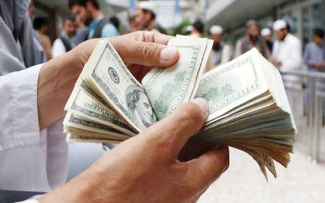 
احتمال تشدید محدودیت‌های تجاری، فعالان اقتصادی را به بازار ارز کشاند