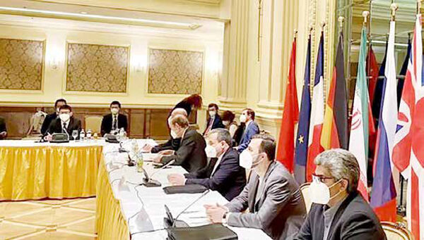 
گرگ و میش توافق در     وین