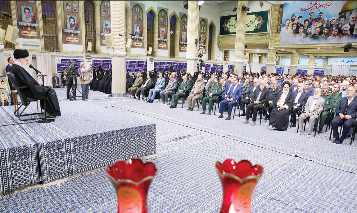  واقعاً خدا به ملت ایران رحم کرد که این انقلاب رخ داد