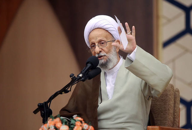 آیت‌الله مصباح‌ پس از تزریق واکسن فایزر فوت کرد؟