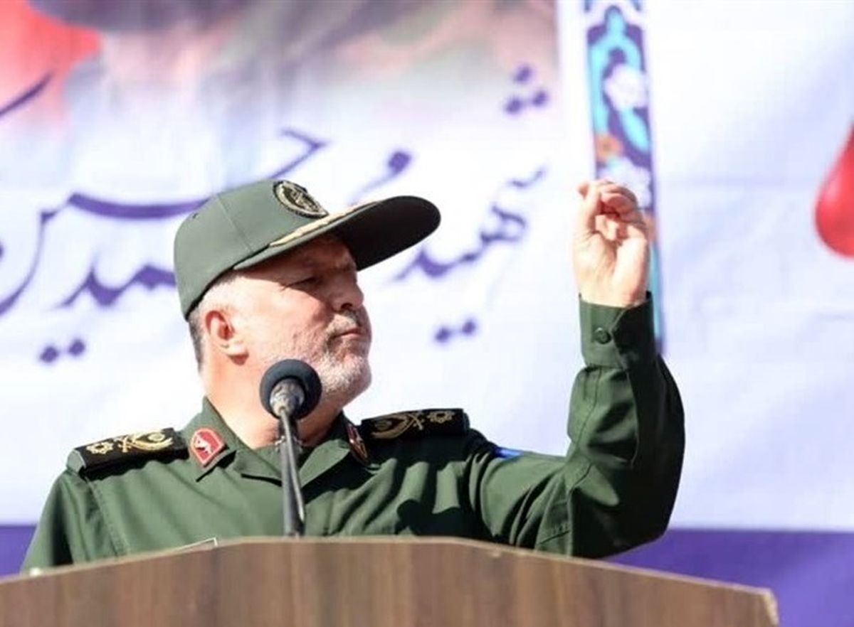 

نخست‌وزیر اسرائیل را قلاده به گردن به ایران می‌آوریم