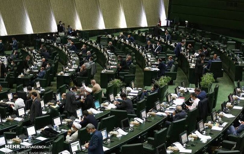 برخورد با مروجان برهنگی 
و زنان بی‌حجاب در جامعه 