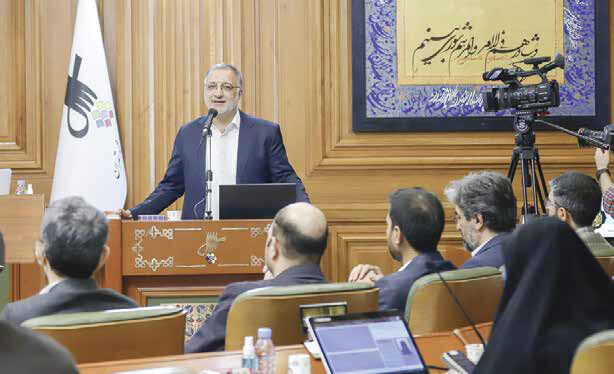 
امانی: درخصوص عملکرد ۲۰ ماهه شهردار سکوت می‌کنیم!