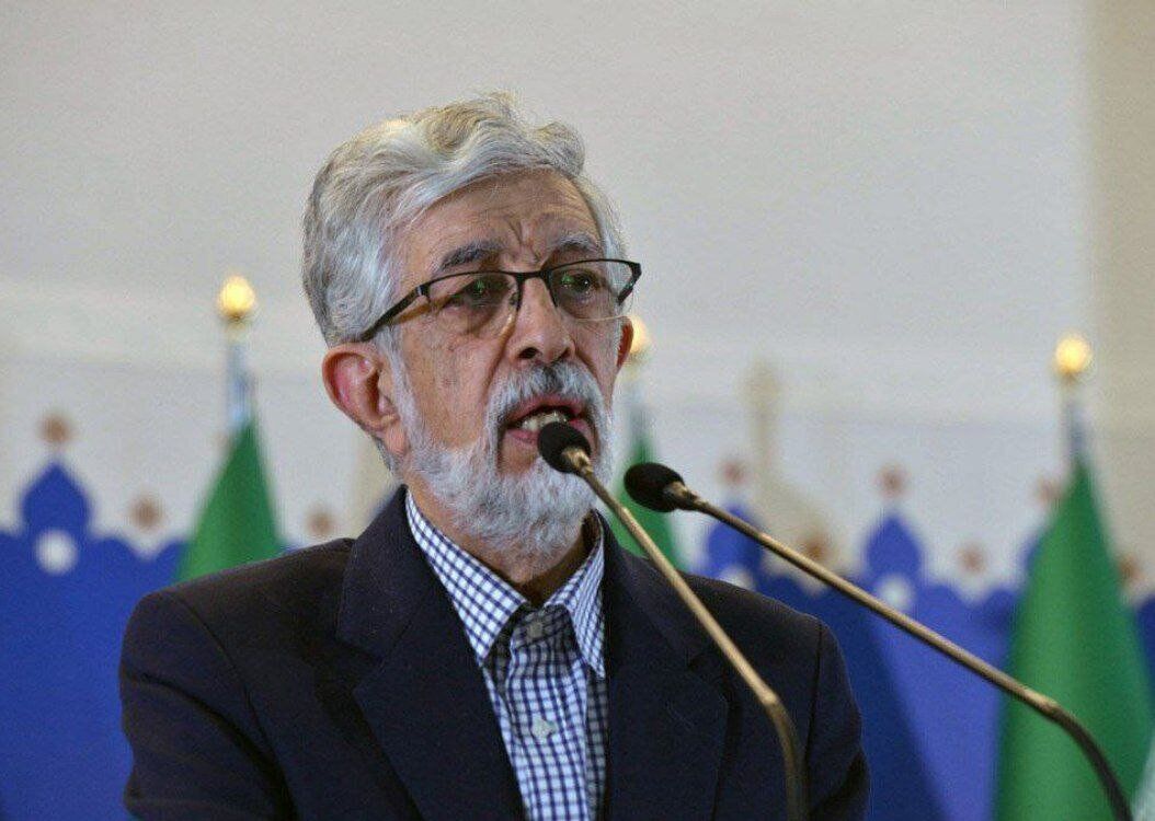 
حاضران با شروع سخنرانی حدادعادل سالن را ترک کردند