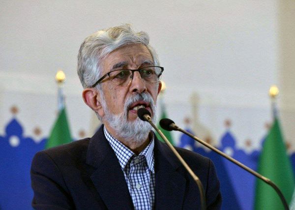 
حاضران با شروع سخنرانی حدادعادل سالن را ترک کردند