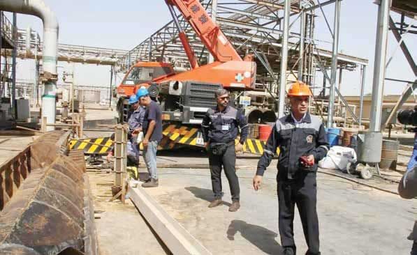 پتروشیمی‌های عظیم ماهشهر به سختی روی پا مانده‌اند