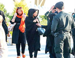 پلیس 5 گروه را طبق لایحۀ حجاب 

باید بازداشت کند