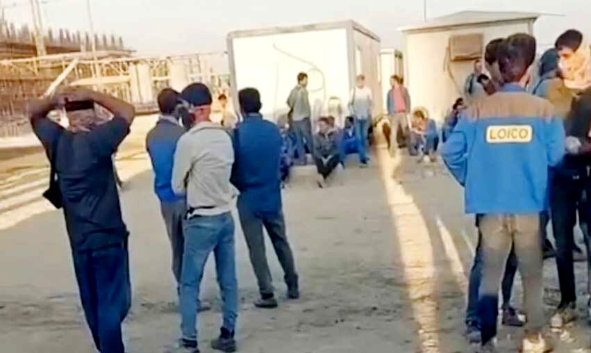 کارگران پیمانکاری پروژه پتروشیمی چابهار تجمع کردند