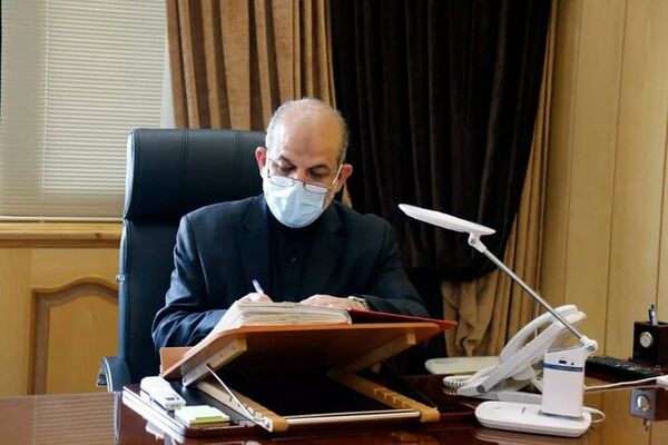اگرانقلاب بخواهد ضربه ببیند  از ناحیه زنان است