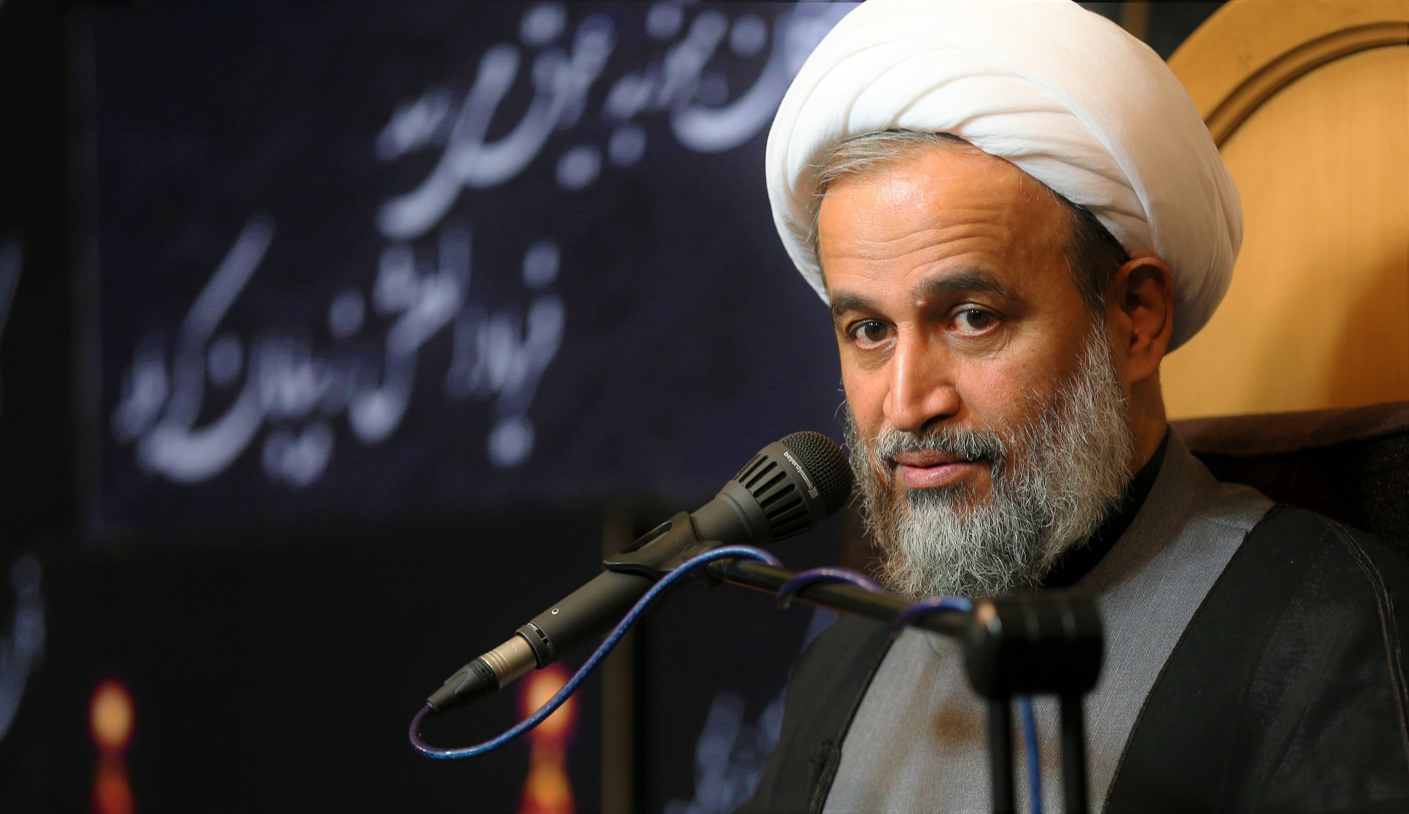 کارگران باید در کارخانه‌ها سهام‌دار شوند