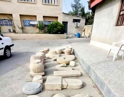 رها شدن آثار هخامنشی و ساسانی 

در حیاط فرمانداری کوار