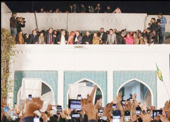 حامیان عمران‌خان بیشترین کرسی انتخابات پاکستان را کسب کردند