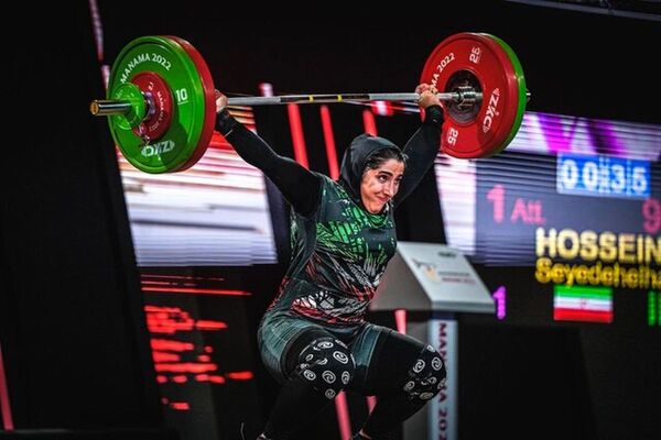 دختران وزنه‌بردار در گروه  B 

