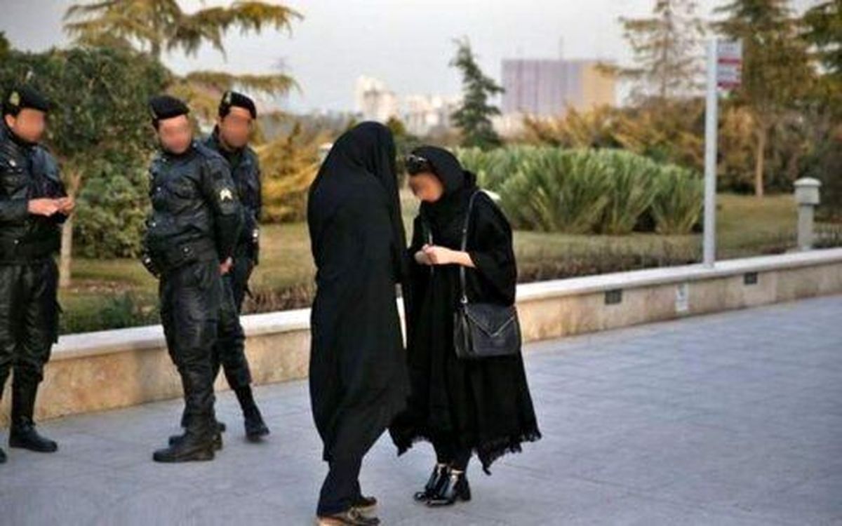 


دستور برخورد با بدحجابان

صادر شده است