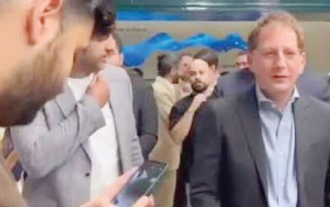 
وقتی «اَبَر اختلاس‌گر» برای اقتصاد ایران قهوه «VIP» سرو می‌کند!