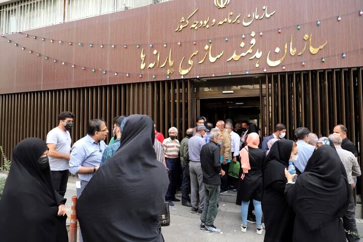 سطح رفاه ثروتمند و فقیر در ایران، توامان کاهش یافته است