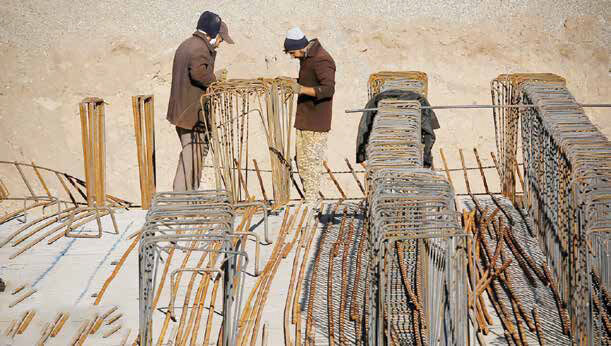 کاهش حقوق کارگر به بهانه بحران در پرداخت مستمری بازنشسته
