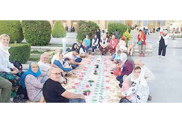
مالیات ۲۰ درصدی برای مسافران ایرانی و معافیت خارجی‌ها 
