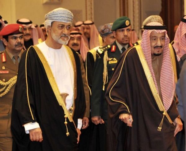 سلطان عمان در خصوص ایران با پادشاه سعودی رایزنی می‌کند