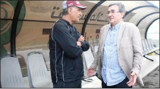 دست‌ها بالا؛ اسلحه‌ها روی زمین!