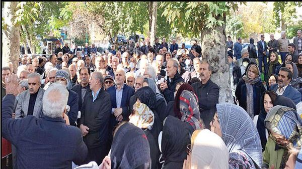 بازنشستگان کشوری در چند شهر تجمع کردند