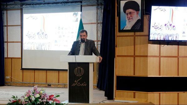 
وزارت نفت حق ندارد دلارهای نفتی را به بانک مرکزی بدهد
