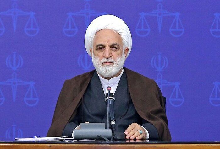 
فرآیندهای پیچیده و فسادزا باید کوتاه شود