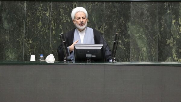 

آقای باهنر به خون شهدا و ملت عزیز ایران خیانت کرد