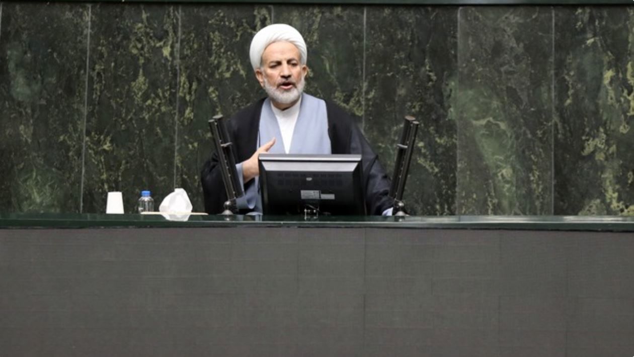 

آقای باهنر به خون شهدا و ملت عزیز ایران خیانت کرد