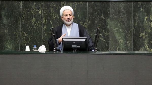 

آقای باهنر به خون شهدا و ملت عزیز ایران خیانت کرد