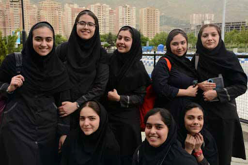 
از ازدواج دخترانِ دبیرستانی حمایت می‌کنیم
