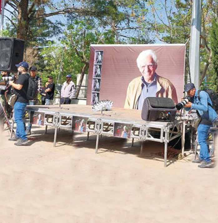 
تقلیل خودکشی به انگیزه های فردی؛ 
سرپوش گذاشتن بر ناکارآمدی‌هاست