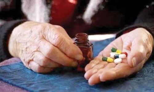 کارگران و بازنشستگان، پول خرید دارو ندارند