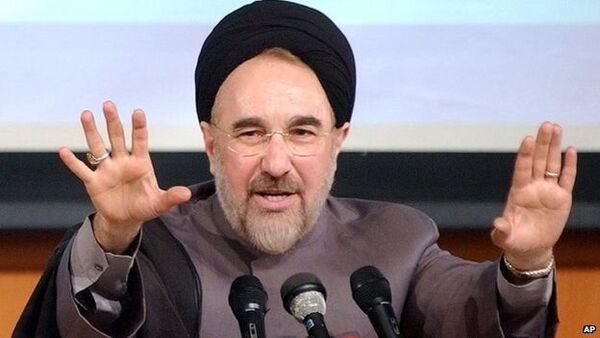 
شریعتمداری هر سندی که  دارد، رو کند
