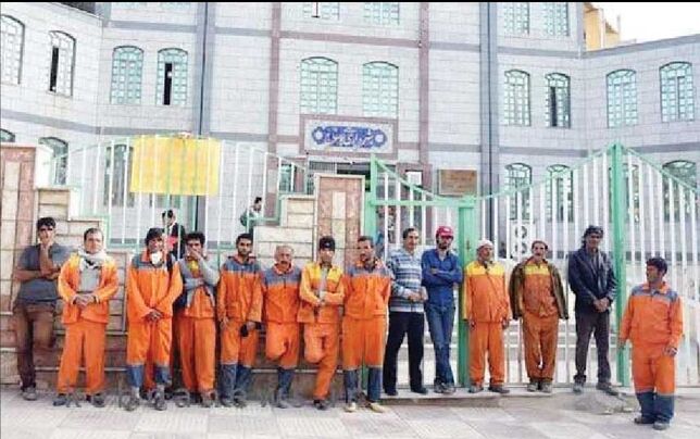 اعتراض کارگران شهرداری یاسوج 

به تاخیر در پرداخت حقوق