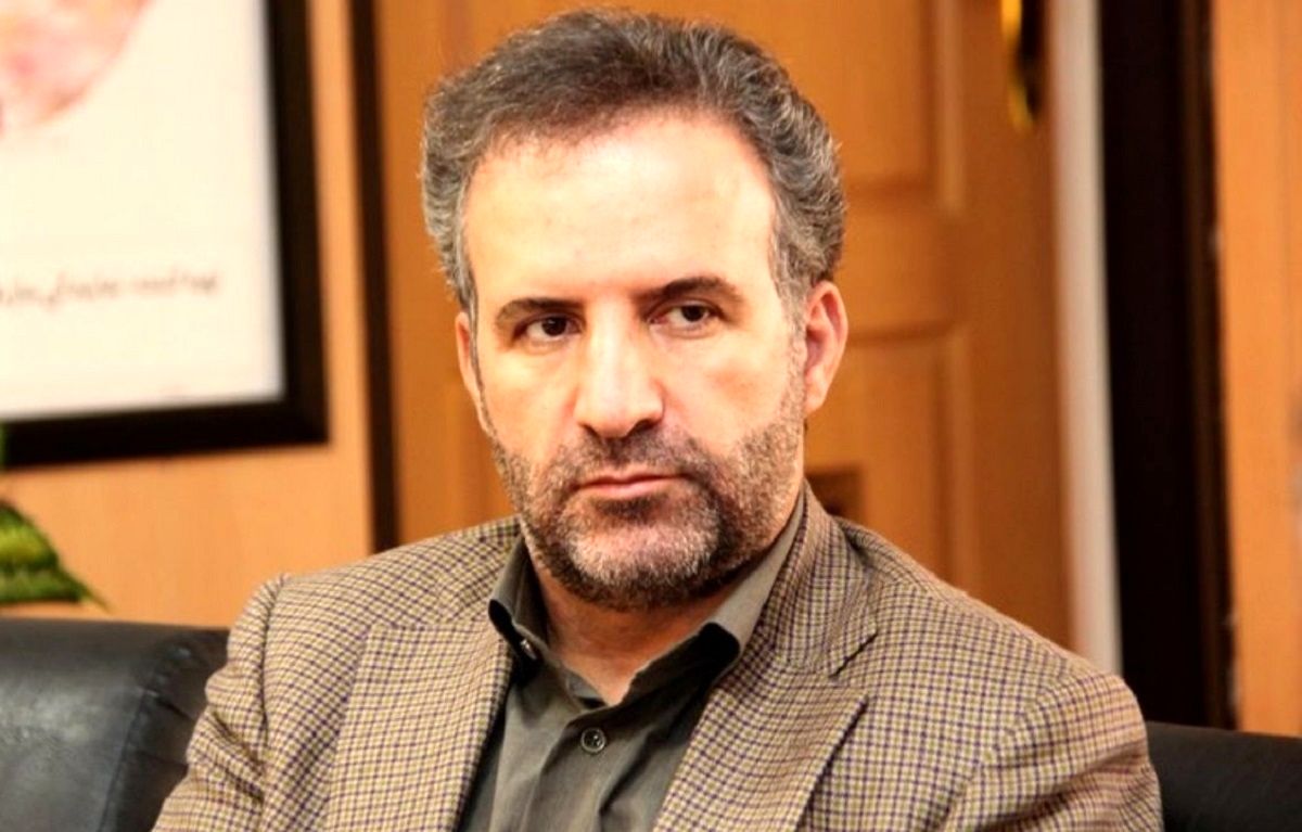 دفاع از ثقتی، چندش‌آور و احتمالا همذات‌پنداری است