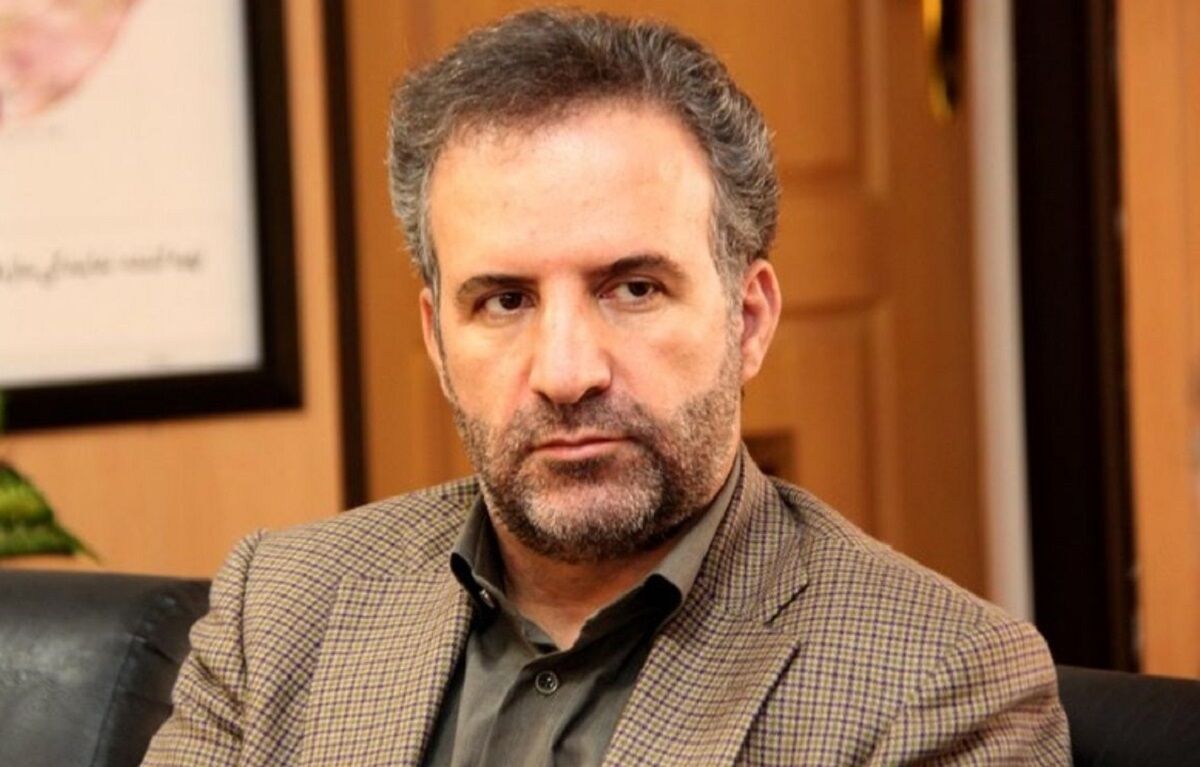 دفاع از ثقتی، چندش‌آور و احتمالا همذات‌پنداری است