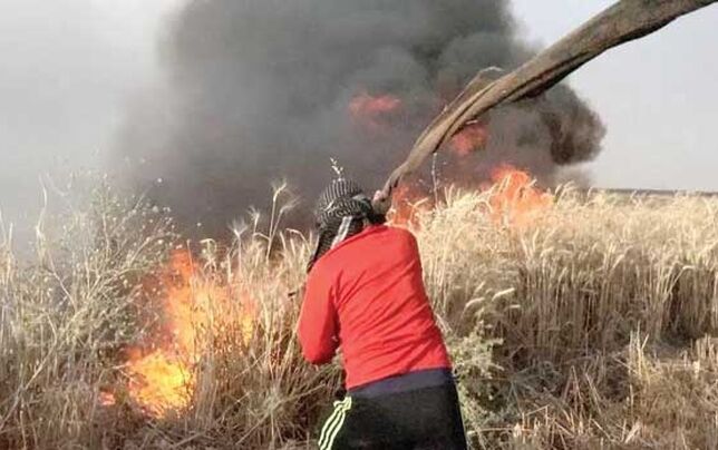 
اعزام بالگرد آب‌پاش برای مهار آتش‌سوزی منطقه حفاظت‌شده خاییز