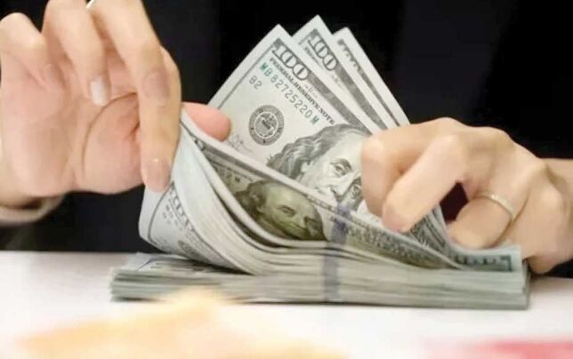 
سایه سنگین کاخ سفید و تنگه هرمز بر سر ریال