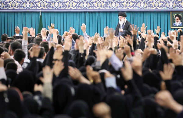 عدالت، نفی فاصله طبقاتی در استفاده از فرصت‌های عمومی است