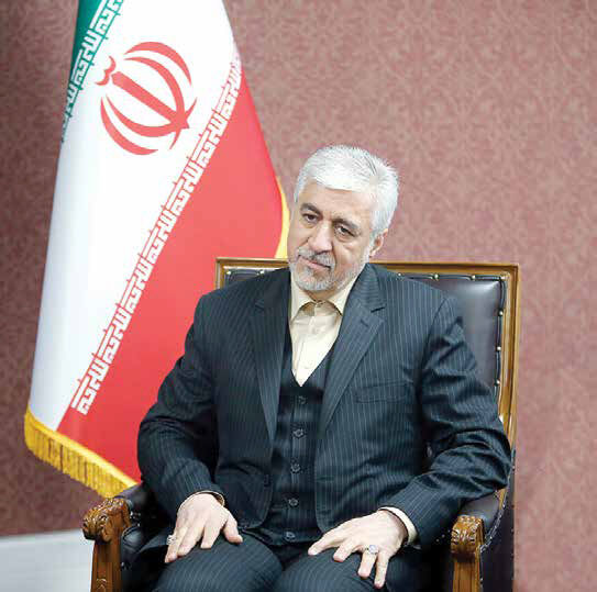 
فقط نگاه می‌کند!