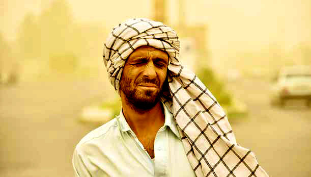 «یکی داستانست پرآب چشم»